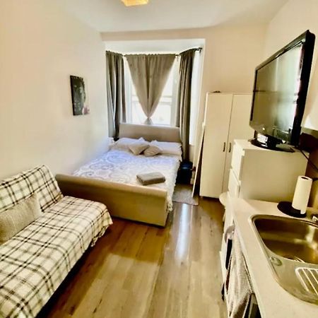 Modern Studio Apartment Sleeps 4 People Opposite Westfield Shepherds Bush London Exterior photo