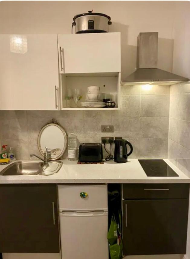 Modern Studio Apartment Sleeps 4 People Opposite Westfield Shepherds Bush London Exterior photo